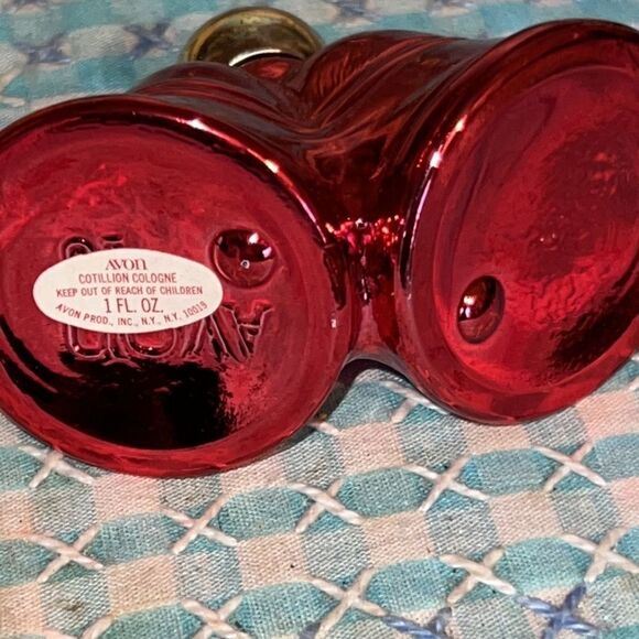 VINTAGE AVON RED GLASS GOLD TOP DOUBLE BELL CHRISTMAS DECOR - Picture 4 of 4